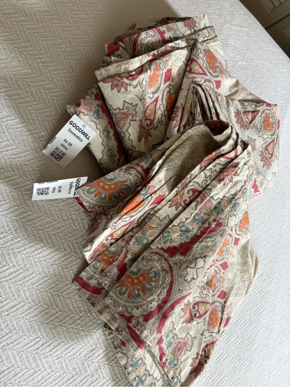 Pottery Barn Coral and Cream Medallion Queen Duvet Cover & Shams Set